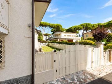 Villetta bifamiliare in vendita di 136 m² in Via Giuseppe Mazzini, 115