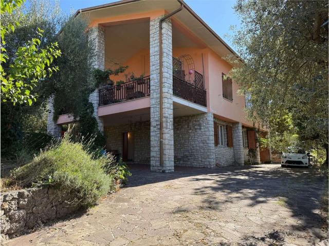 Villetta bifamiliare in vendita di 136 m² in Via Quintino Sella, 18