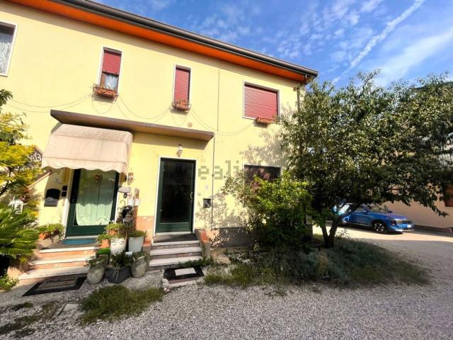 Villetta bifamiliare in vendita di 136 m²