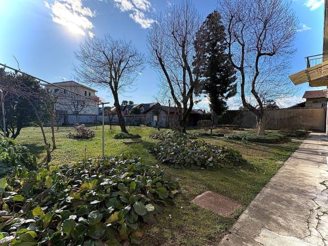 Villetta bifamiliare in vendita di 138 m² in Via Fabio Filzi