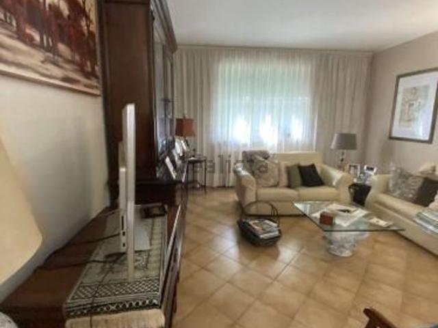Villetta bifamiliare in vendita di 138 m² in Via intercomunale del Corso