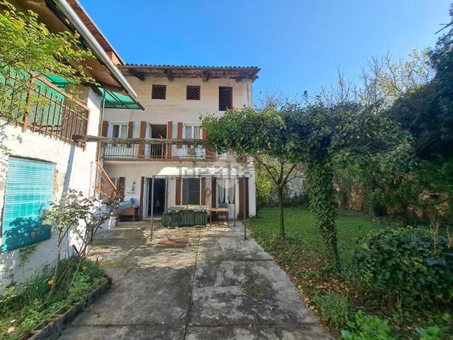 Villetta bifamiliare in vendita di 138 m² in Via Marconi, 5