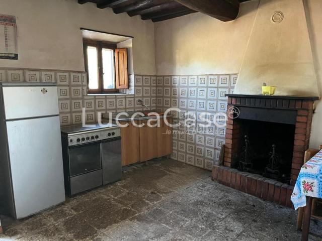 Villetta bifamiliare in vendita di 138 m² in Via Per Chiatri, 818