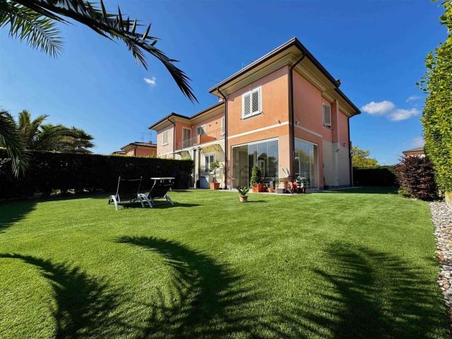 Villetta bifamiliare in vendita di 138 m²
