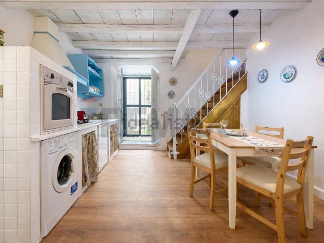 Villetta bifamiliare in vendita di 139 m² in Via della Maestranza, 116
