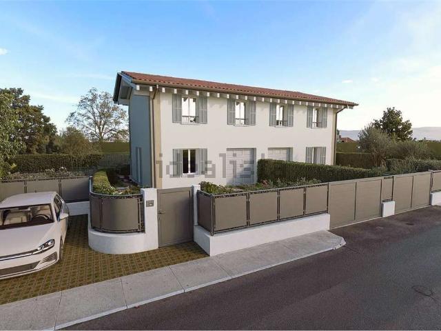 Villetta bifamiliare in vendita di 139 m² in Via Fazzano
