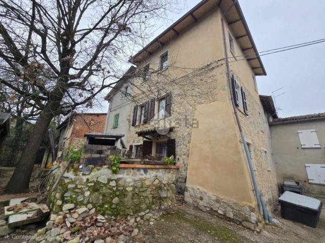 Villetta bifamiliare in vendita di 139 m² in Via I. Cocconi, 68