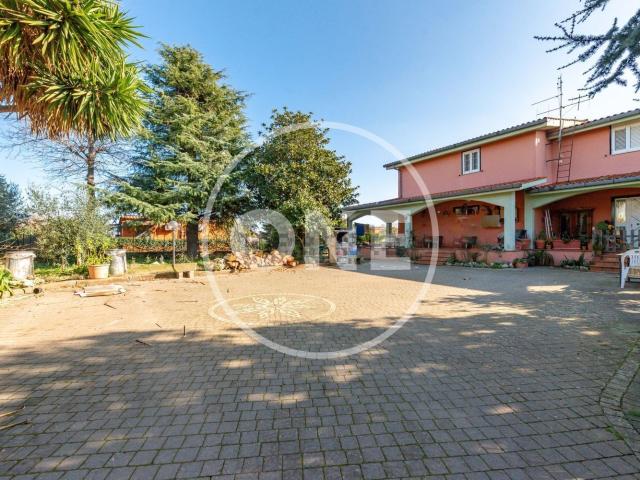 Villetta bifamiliare in vendita di 139 m² in Via Idro, 18
