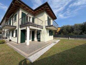 Villetta bifamiliare in vendita di 139 m² in Via San Firmina, 9
