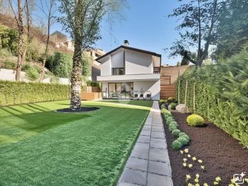 Villetta bifamiliare in vendita di 139 m² in Via San Simeone
