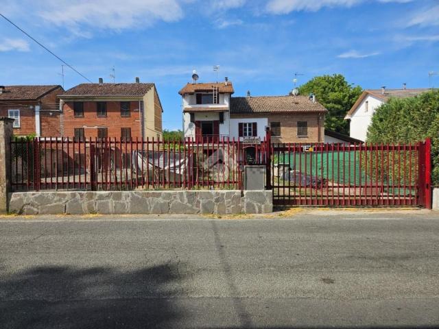 Villetta bifamiliare in vendita di 243 m² in Borgo Giardino, 16