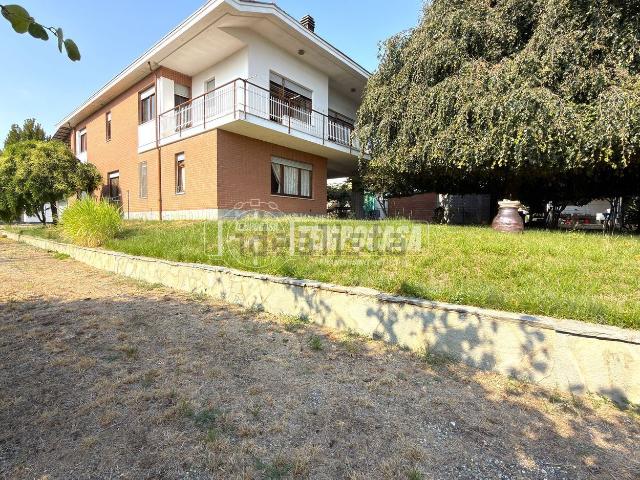 Villetta bifamiliare in vendita di 243 m² in Via Cotonificio