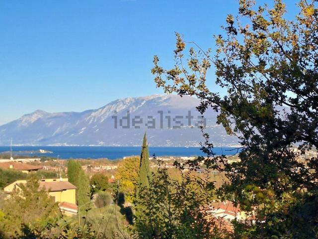 Villetta bifamiliare in vendita di 243 m² in Via Sant&apos Albano Martire, 16
