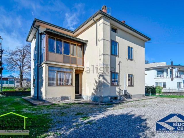 Villetta bifamiliare in vendita di 243 m²