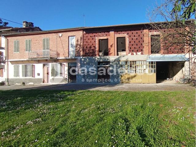 Villetta bifamiliare in vendita di 240 m² in Frazione Albarengo Alto, 16
