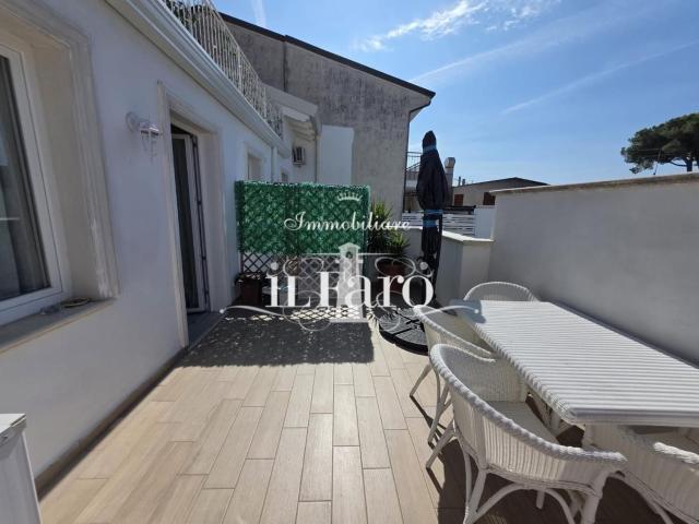 Villetta bifamiliare in vendita di 240 m² in Piazzale San Benedetto del Tronto