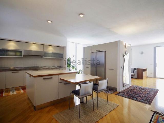 Villetta bifamiliare in vendita di 240 m² in Strada Pontasso