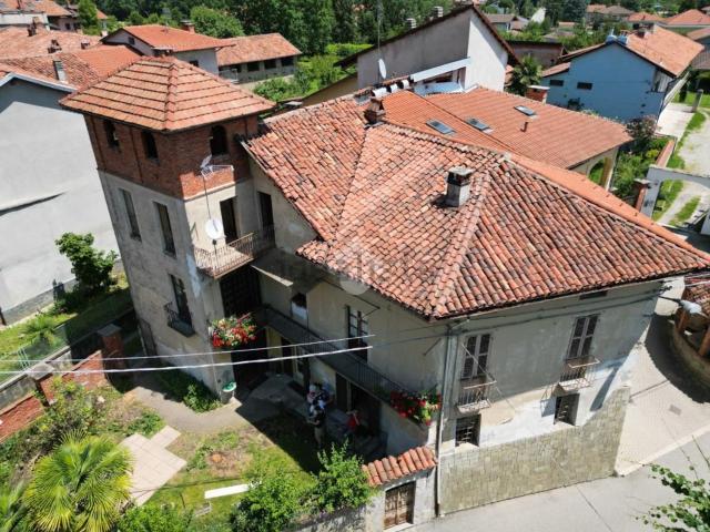 Villetta bifamiliare in vendita di 240 m² in Via Al Rivo