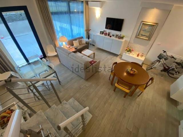 Villetta bifamiliare in vendita di 240 m² in Via Alessandro Manzoni, 11