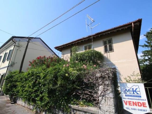 Villetta bifamiliare in vendita di 240 m² in Via Aprica, 33