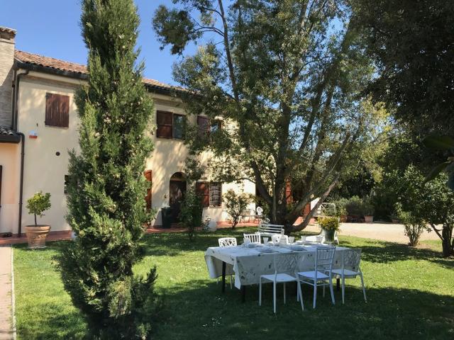 Villetta bifamiliare in vendita di 240 m² in Via Ariona