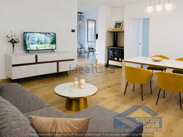 Villetta bifamiliare in vendita di 240 m² in Via Dolci, 1