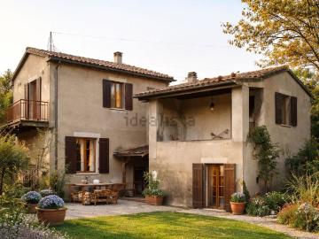 Villetta bifamiliare in vendita di 240 m² in Via Europa