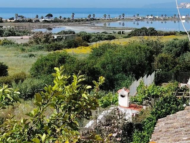 Villetta bifamiliare in vendita di 240 m² in Via Feronia