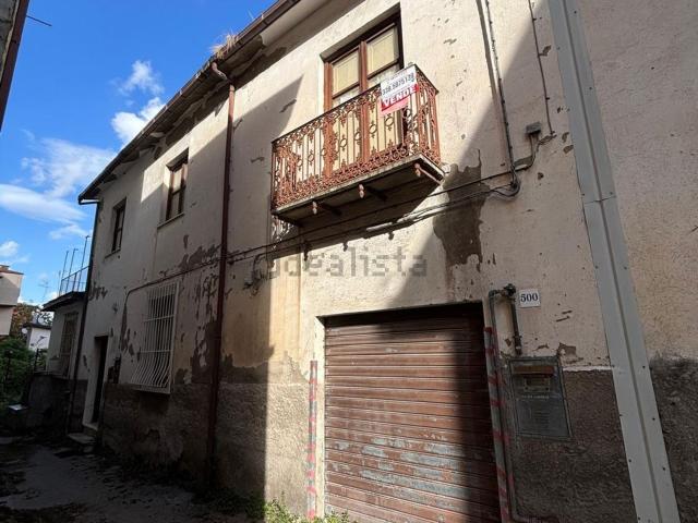 Villetta bifamiliare in vendita di 240 m² in Via Francesco Tedesco, 502