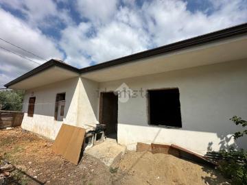 Villetta bifamiliare in vendita di 240 m² in Via Giacomo Leopardi, 34