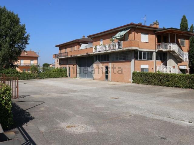 Villetta bifamiliare in vendita di 240 m² in Via Pietro Nenni, 2