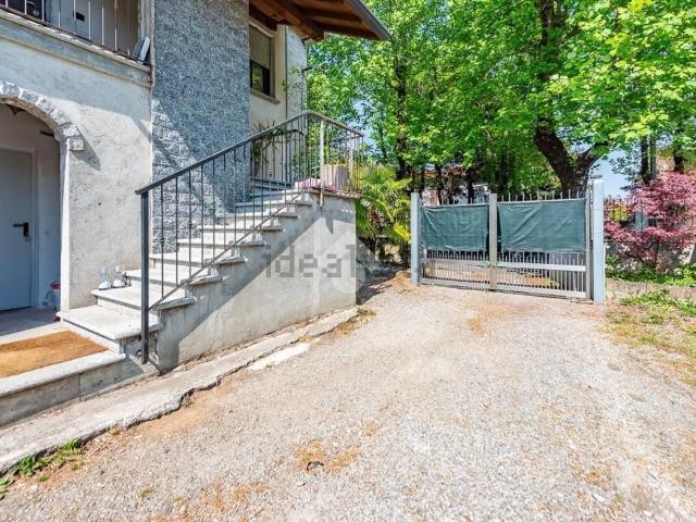 Villetta bifamiliare in vendita di 240 m² in Viale dei Kennedy, 10