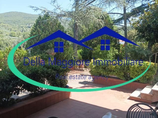 Villetta bifamiliare in vendita di 240 m²