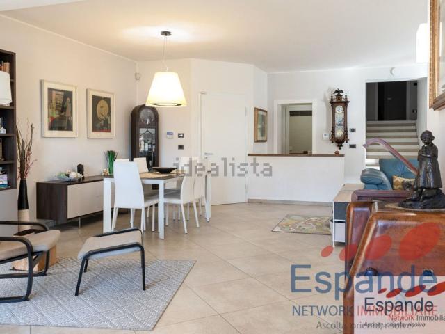 Villetta bifamiliare in vendita di 240 m²