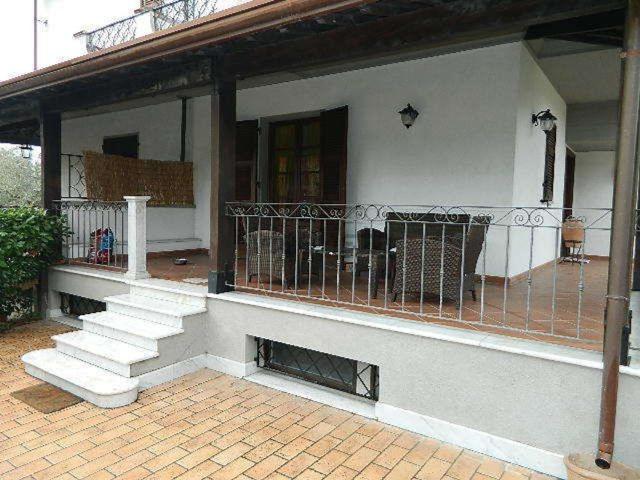 Villetta bifamiliare in vendita di 240 m²