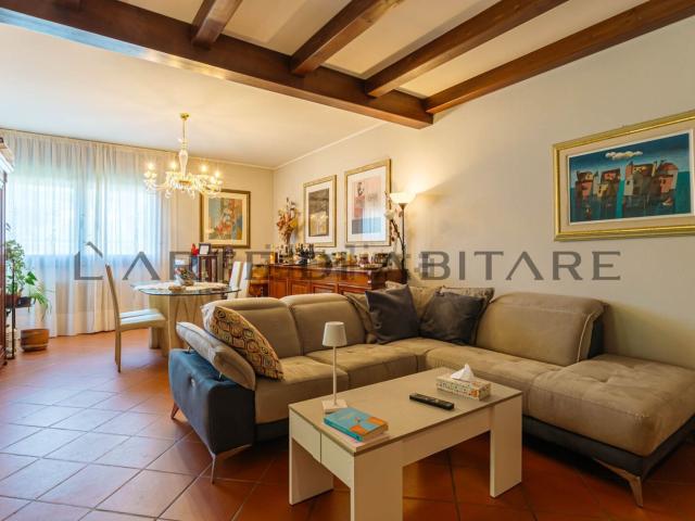 Villetta bifamiliare in vendita di 240 m²