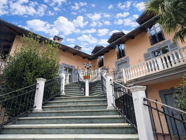 Villetta bifamiliare in vendita di 241 m² in Piazza Garibaldi