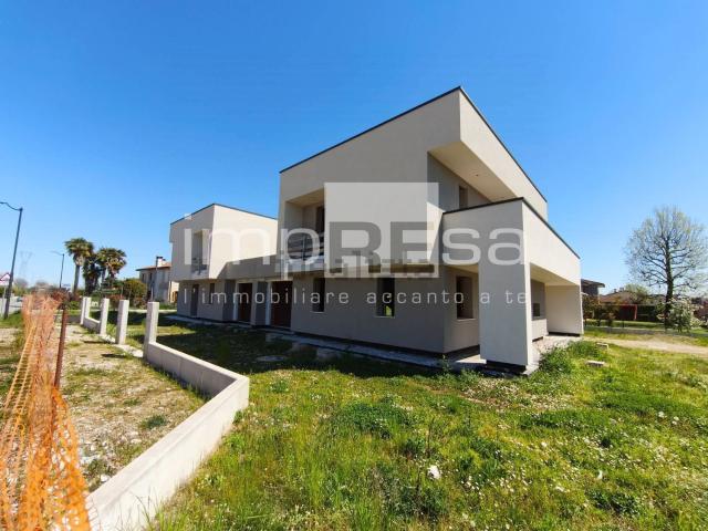 Villetta bifamiliare in vendita di 241 m² in Via Olimpia