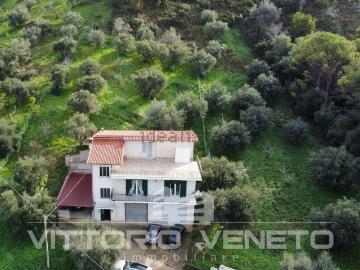 Villetta bifamiliare in vendita di 242 m² in Via Difesa, 134