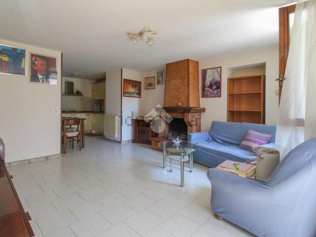 Villetta bifamiliare in vendita di 247 m² in Via Galvano Giori