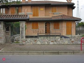 Villetta bifamiliare in vendita di 247 m² in Via Pizzo del Diavolo, 38