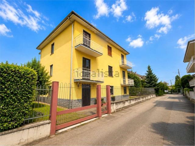 Villetta bifamiliare in vendita di 245 m² in Strada Privata Coppa, 9