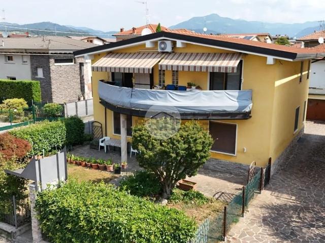 Case e ville in vendita di 245 m² in Via Trieste, 35