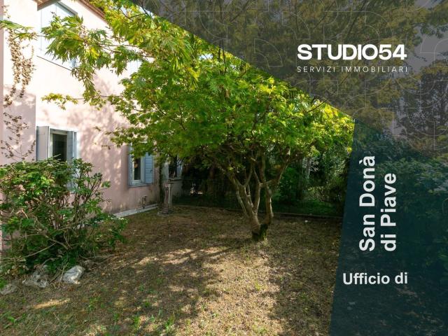 Villetta bifamiliare in vendita di 245 m² in Via Brusade