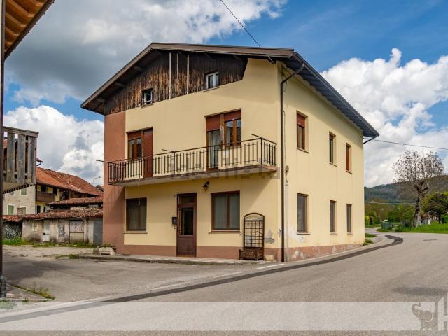 Villetta bifamiliare in vendita di 245 m² in Via Canè, 67