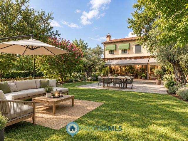 Villetta bifamiliare in vendita di 245 m² in Via IV Novembre