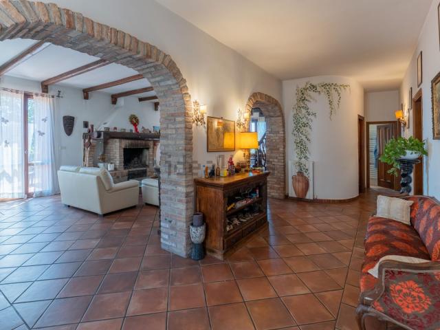 Villetta bifamiliare in vendita di 245 m²