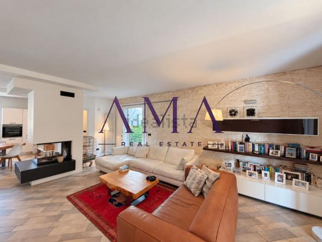 Villetta bifamiliare in vendita di 246 m² in Via Trentino