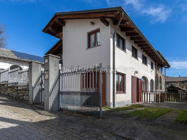 Villetta bifamiliare in vendita di 246 m² in Via della Parrocchia, 16