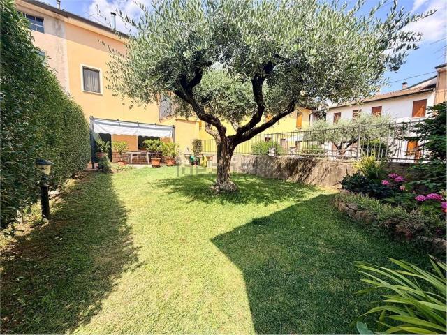 Villetta bifamiliare in vendita di 246 m²